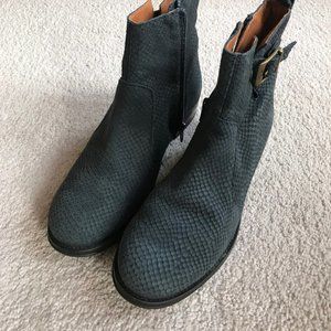 Sixtyseven Navy Blue Snake Skin Pattern Ankle Boots Size 39